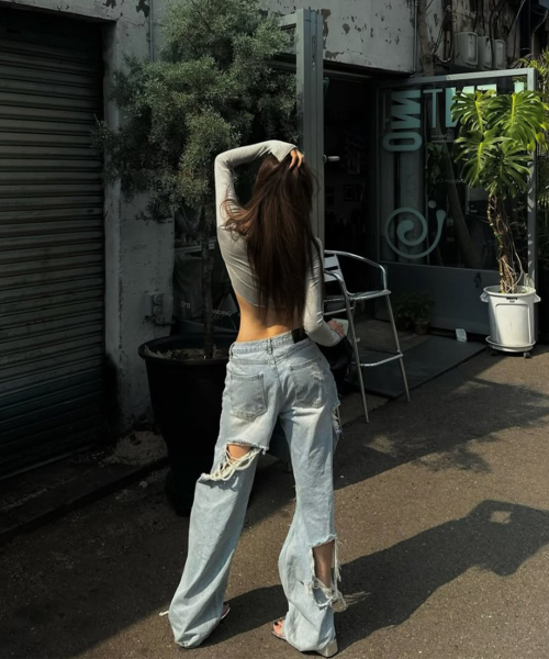 PROJECT WAVE(プロジェクトウェーブ)の「VINTAGE WIDE PANTS-DENIM(デニムパンツ・レディース・ブルー・MEDIUM/LARGE/SMALL)」の6枚目の写真