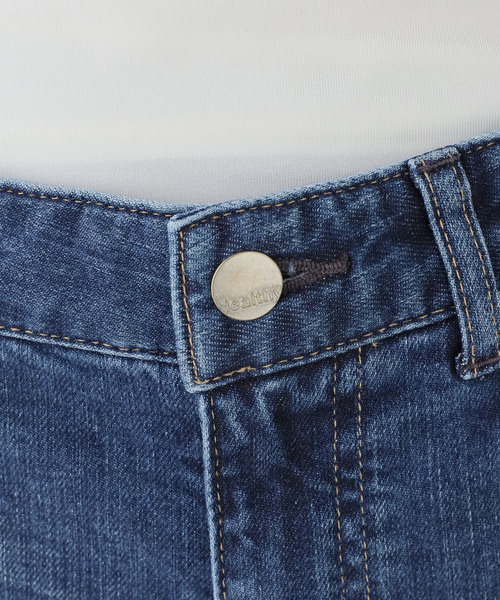 La TOTALITE(ラトータリテ)の「【洗える】Healthy Denim /ヘルシーデニム Donuts(その他パンツ・レディース・ブルー・23/24/25)」の2枚目の写真
