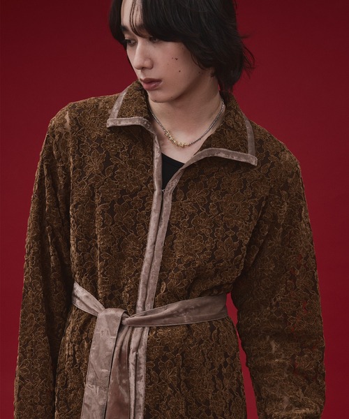 Ellno Loset(エルノロゼット)の「【SEME】velours flower lace gown shirt(シャツ/ブラウス・メンズ・ブラック/ネイビー/ブラウン・MEDIUM/SMALL/LARGE)」の2枚目の写真