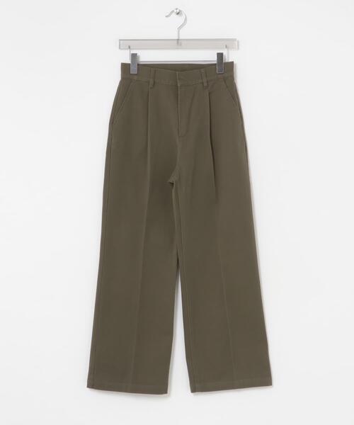 URBAN RESEARCH（アーバンリサーチ）の「『3サイズ展開』コットンサテンストレートパンツ（その他パンツ・レディース・ベージュ/カーキ・38/40/36）」の2枚目の写真
