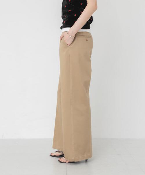 URBAN RESEARCH（アーバンリサーチ）の「『3サイズ展開』コットンサテンストレートパンツ（その他パンツ・レディース・ベージュ/カーキ・38/40/36）」の18枚目の写真