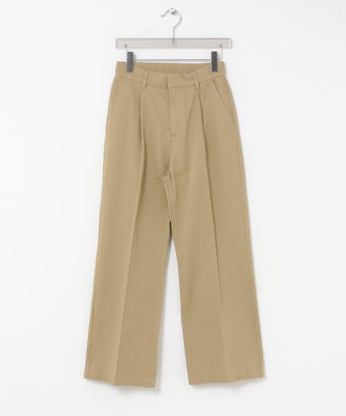 URBAN RESEARCH（アーバンリサーチ）の「『3サイズ展開』コットンサテンストレートパンツ（その他パンツ・レディース・ベージュ/カーキ・38/40/36）」の7枚目の写真