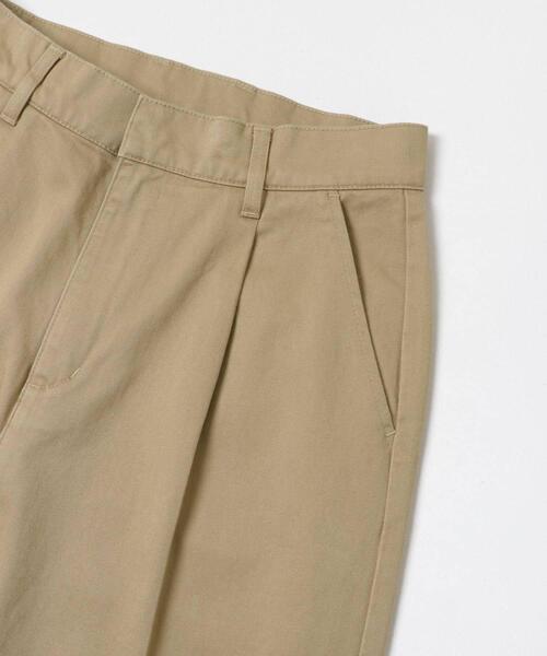 URBAN RESEARCH（アーバンリサーチ）の「『3サイズ展開』コットンサテンストレートパンツ（その他パンツ・レディース・ベージュ/カーキ・38/40/36）」の9枚目の写真