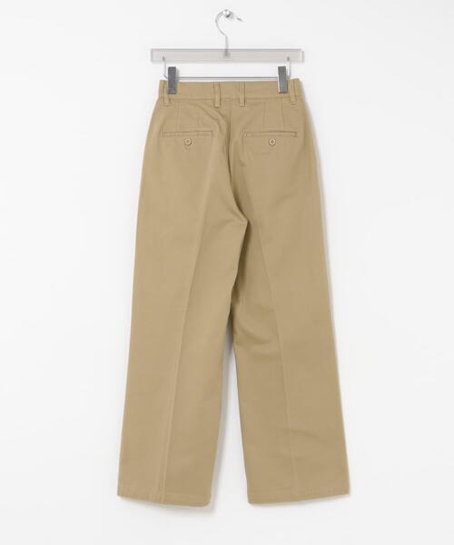 URBAN RESEARCH（アーバンリサーチ）の「『3サイズ展開』コットンサテンストレートパンツ（その他パンツ・レディース・ベージュ/カーキ・38/40/36）」の10枚目の写真