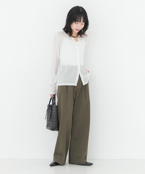 URBAN RESEARCH（アーバンリサーチ）の「『3サイズ展開』コットンサテンストレートパンツ（その他パンツ・レディース・ベージュ/カーキ・38/40/36）」の6枚目の写真