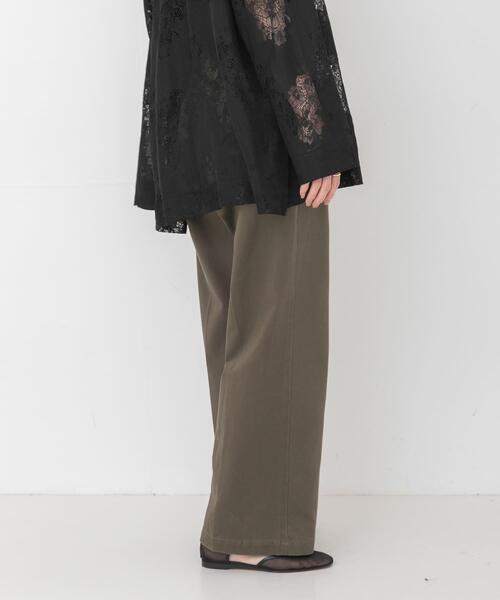 URBAN RESEARCH(アーバンリサーチ)の「『3サイズ展開』コットンサテンストレートパンツ(その他パンツ・レディース・ベージュ/カーキ・38/40/36)」の20枚目の写真