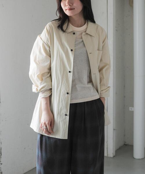 FORK&SPOON（フォークアンドスプーン）の「FORK&SPOON　コットンナイロンシャツジャケット（シャツ/ブラウス・レディース・アイボリー/ブラウン/チャコールグレー・1）」の2枚目の写真