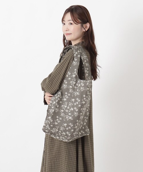 one'sterrace(ワンズテラス)の「FH マルシェバッグ エレガントフラワー(エコバッグ/サブバッグ・レディース・グレー系4・99)」の9枚目の写真