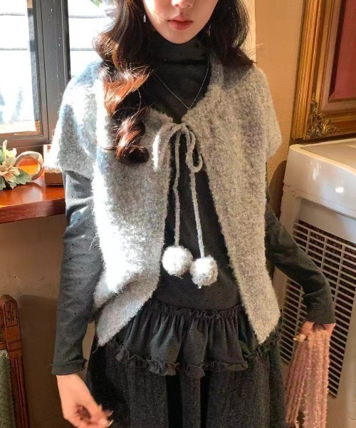 Achic(アシック)の「ポンポンリボンフェザーニット半袖カーディガン(ニット/セーター・レディース・グレー・M)」の1枚目の写真