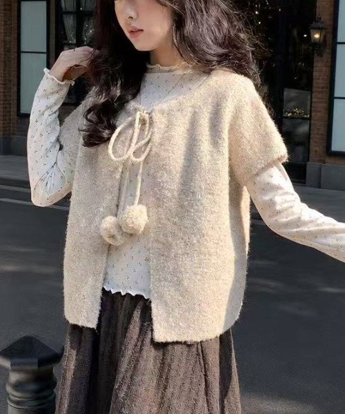 Achic(アシック)の「ポンポンリボンフェザーニット半袖カーディガン(ニット/セーター・レディース・グレー・M)」の7枚目の写真