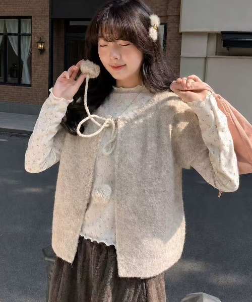 Achic(アシック)の「ポンポンリボンフェザーニット半袖カーディガン(ニット/セーター・レディース・グレー・M)」の3枚目の写真