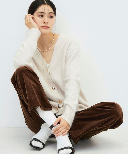 NOLLEY’S（ノーリーズ）の「ヘアリー長めVネックカーディガン（カーディガン/ボレロ・レディース・ブラック/ベージュ/ブラウン/ミント・38）」の9枚目の写真