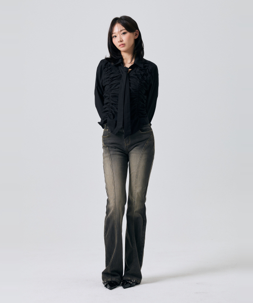 ARI(アリ)の「ELLA ブーツカットデニムパンツ / ブラック(デニムパンツ・レディース・ブラック・SMALL/MEDIUM)」の4枚目の写真
