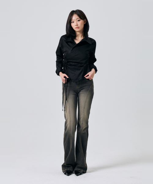 ARI(アリ)の「ELLA ブーツカットデニムパンツ / ブラック(デニムパンツ・レディース・ブラック・SMALL/MEDIUM)」の5枚目の写真