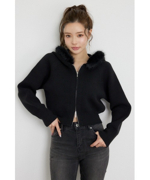 rienda(リエンダ)の「フェイクファーフーディニットカーディガントップス 秋服 冬服(ニット/セーター・レディース・ブラック/ホワイト/ブルー・FREE)」の2枚目の写真