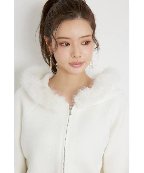 rienda(リエンダ)の「フェイクファーフーディニットカーディガントップス 秋服 冬服(ニット/セーター・レディース・ブラック/ホワイト/ブルー・FREE)」の12枚目の写真