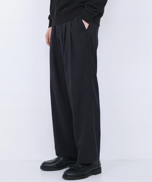UNITED TOKYO(ユナイテッドトウキョウ)の「【新作】SUPER110S WOOL ストライプベルテッドスラックス |防シワ/防臭/ウォッシャブル/ベルト付き/タック/ウエスト調節(その他パンツ・メンズ・ネイビー/ダークグレー・1/2)」の2枚目の写真