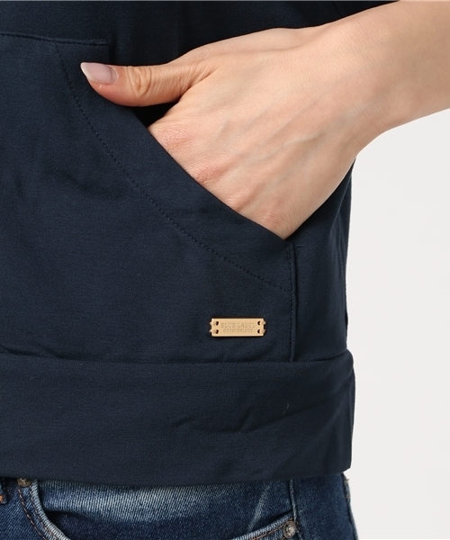 BLUE LABEL CRESTBRIDGEドルマンパーカー BLUE LABEL CRESTBRIDGE（ブルーレーベルクレストブリッジ）の