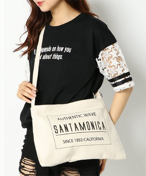 VENCEEXCHANGE(ヴァンスエクスチェンジ)の「キャンパスプリントショルダー(ショルダーバッグ・レディース・オフホワイト/ブラック/ブルー・FREE)」の7枚目の写真