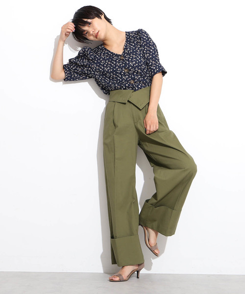 FREE'S MART（フリーズマート）の「ビッグボタンパフスリーブブラウス（シャツ/ブラウス・レディース・ベージュ/ワイン/ダークネイビー/グリーン・FREE）」の19枚目の写真