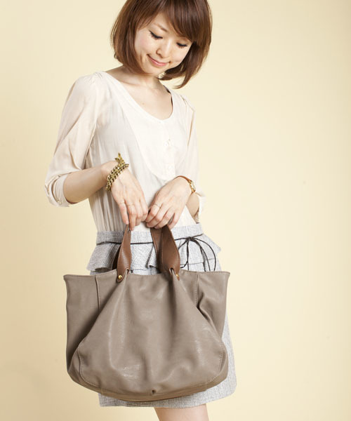NANO universe(ナノユニバース)の「NU/ポーチ付 mini TOTE BAG(トートバッグ・レディース・ブラック/ダークブラウン/ベージュ/グレイッシュベージュ・FREE)」の1枚目の写真