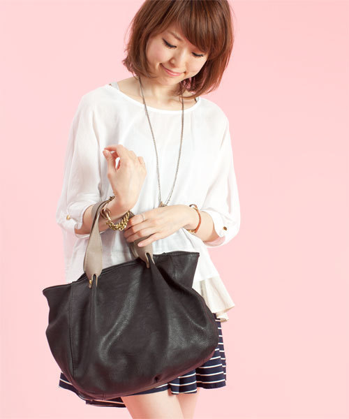 NANO universe(ナノユニバース)の「NU/ポーチ付 mini TOTE BAG(トートバッグ・レディース・ブラック/ダークブラウン/ベージュ/グレイッシュベージュ・FREE)」の2枚目の写真