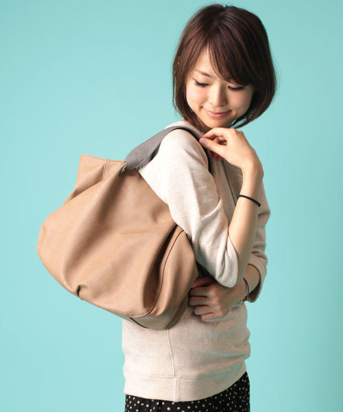 NANO universe(ナノユニバース)の「NU/ポーチ付 mini TOTE BAG(トートバッグ・レディース・ブラック/ダークブラウン/ベージュ/グレイッシュベージュ・FREE)」の10枚目の写真