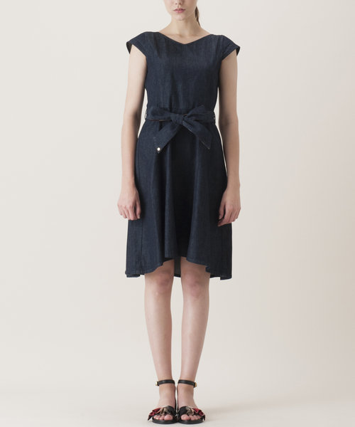 BLUE LABEL CRESTBRIDGE（ブルーレーベルクレストブリッジ）の「ライト