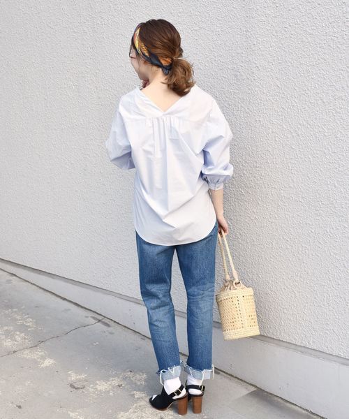 SHIPS（シップス）の「Vネックボタンシャツブラウス◇（シャツ/ブラウス・レディース・ホワイト/ライトブルー/カーキ・ONE SIZE）」の15枚目の写真