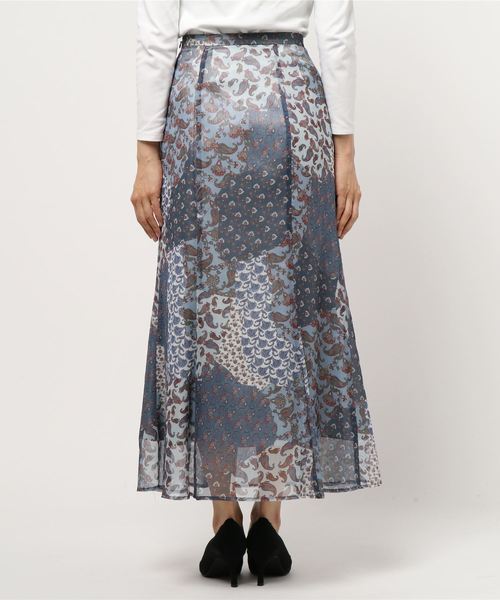 SLOBE IENA（スローブイエナ）の「DEVAUXプリントロングスカート◆（スカート・レディース・レッド/ブルー・36/38/40）」の4枚目の写真