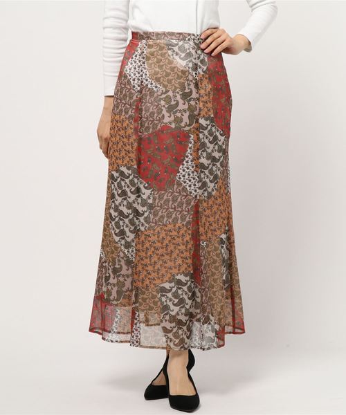 SLOBE IENA（スローブイエナ）の「DEVAUXプリントロングスカート◆（スカート・レディース・レッド/ブルー・36/38/40）」の6枚目の写真