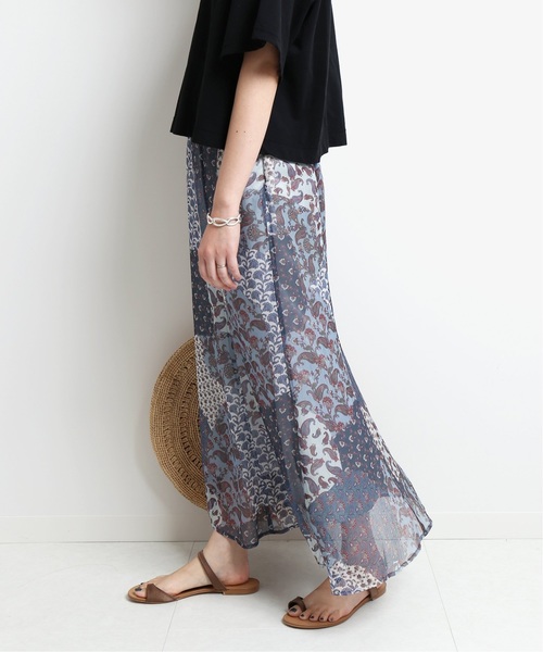SLOBE IENA（スローブイエナ）の「DEVAUXプリントロングスカート◆（スカート・レディース・レッド/ブルー・36/38/40）」の15枚目の写真