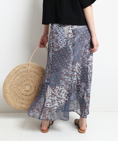 SLOBE IENA（スローブイエナ）の「DEVAUXプリントロングスカート◆（スカート・レディース・レッド/ブルー・36/38/40）」の17枚目の写真