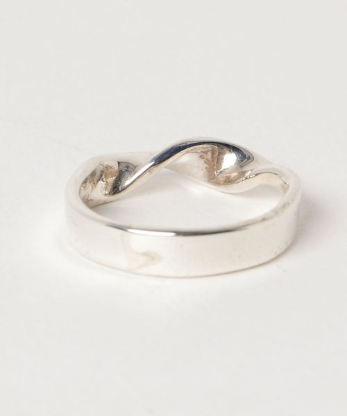 YArKA（ヤーカ）の「【YArKA/ヤーカ】silver925 1twist 4mm ring[1-2-1]/ひねり4mmリング シルバー925（リング・メンズ・シルバー/ゴールド・#13/#9/#11）」の3枚目の写真