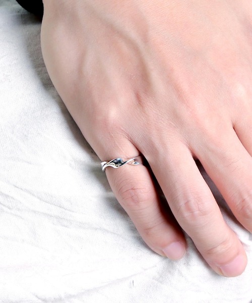 YArKA（ヤーカ）の「【YArKA/ヤーカ】silver925 1twist 4mm ring[1-2-1]/ひねり4mmリング シルバー925（リング・メンズ・シルバー/ゴールド・#13/#9/#11）」の2枚目の写真