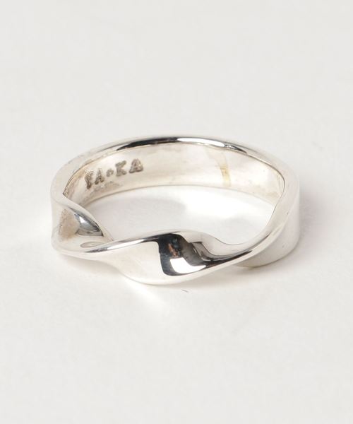 YArKA（ヤーカ）の「【YArKA/ヤーカ】silver925 1twist 4mm ring[1-2-1]/ひねり4mmリング シルバー925（リング・メンズ・シルバー/ゴールド・#13/#9/#11）」の4枚目の写真