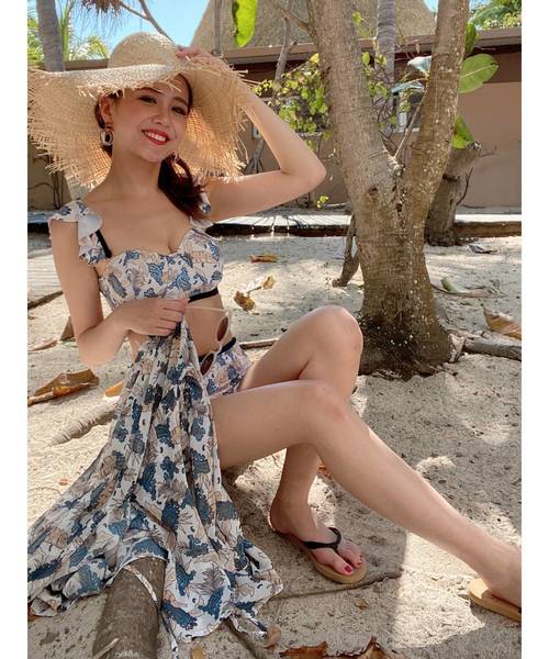 専用　リゼクシー　水着 RESEXXY（リゼクシー）の「センターリボンモノキニ（水着）」 - WEAR