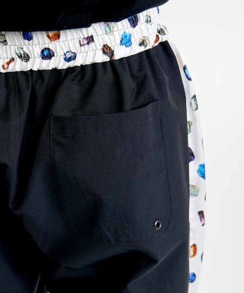 NOISE MAKER(ノイズメーカー)の「Jewelry line pants(その他パンツ・メンズ・パープル/ブラック・SMALL/LARGE/MEDIUM)」の4枚目の写真