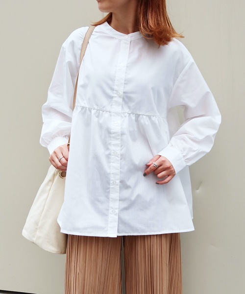 Riberry（リベリー）の「長袖フレアシャツチュニック（シャツ/ブラウス・レディース・ホワイト/ブラウン/ベージュ/ピンク・MEDIUM）」の2枚目の写真