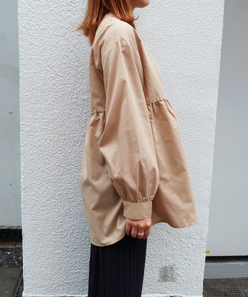 Riberry（リベリー）の「長袖フレアシャツチュニック（シャツ/ブラウス・レディース・ホワイト/ブラウン/ベージュ/ピンク・MEDIUM）」の10枚目の写真