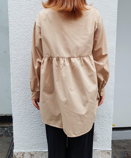 Riberry（リベリー）の「長袖フレアシャツチュニック（シャツ/ブラウス・レディース・ホワイト/ブラウン/ベージュ/ピンク・MEDIUM）」の11枚目の写真