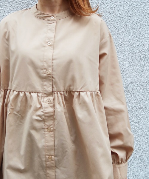 Riberry（リベリー）の「長袖フレアシャツチュニック（シャツ/ブラウス・レディース・ホワイト/ブラウン/ベージュ/ピンク・MEDIUM）」の12枚目の写真