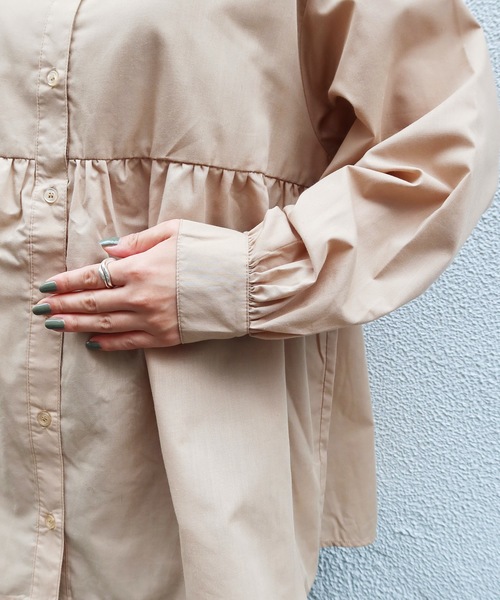 Riberry（リベリー）の「長袖フレアシャツチュニック（シャツ/ブラウス・レディース・ホワイト/ブラウン/ベージュ/ピンク・MEDIUM）」の13枚目の写真