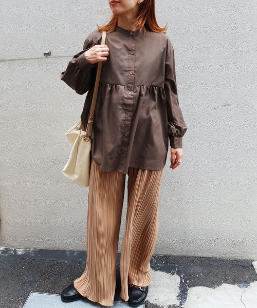 Riberry（リベリー）の「長袖フレアシャツチュニック（シャツ/ブラウス・レディース・ホワイト/ブラウン/ベージュ/ピンク・MEDIUM）」の6枚目の写真