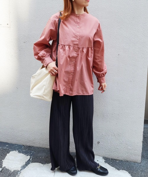 Riberry（リベリー）の「長袖フレアシャツチュニック（シャツ/ブラウス・レディース・ホワイト/ブラウン/ベージュ/ピンク・MEDIUM）」の8枚目の写真