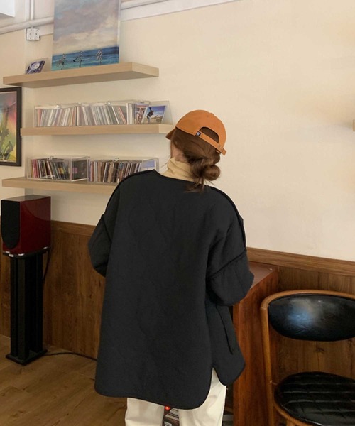 MANGROVE（マングローブ）の「キルティング裏ボアパイピングジャケット（ノーカラージャケット・レディース・ブラック/ベージュ・FREE）」の6枚目の写真