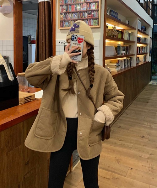 MANGROVE（マングローブ）の「キルティング裏ボアパイピングジャケット（ノーカラージャケット・レディース・ブラック/ベージュ・FREE）」の14枚目の写真