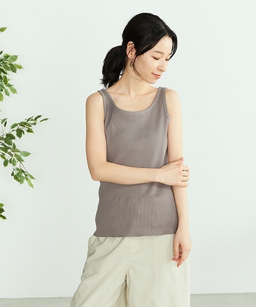 ONIGIRI（オニギリ）の「【一部店舗限定】　リブタンクトップ（タンクトップ・レディース・ホワイト/ベージュ/チャコール・MEDIUM/LARGE）」の3枚目の写真