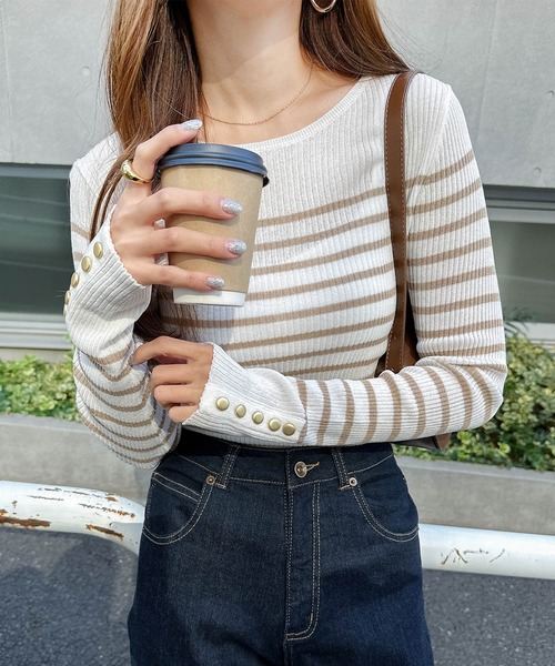 チャコールグレー 長袖ニット ボタン付き COCOMOMO ニット セーター 金ボタン付き きれいめ リブニット