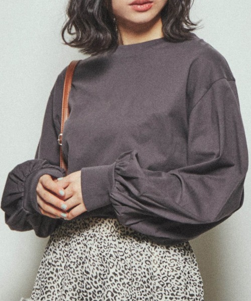 WEGO（ウィゴー）の「WEGO/ボリュームギャザースリーブロンＴ（Tシャツ/カットソー・レディース・オフホワイト/ブルー/ライトパープル/スミクロ/ライトベージュ・FREE）」の3枚目の写真